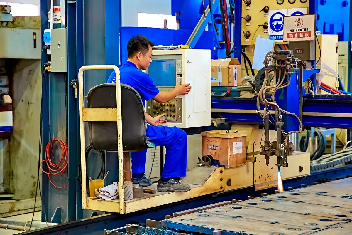 Plate Heat Exchanger Production Workshop (Plasma Cutting)